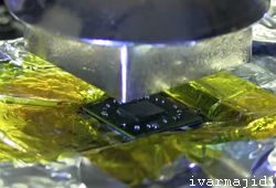 گرم کردن چیپ برای ذوب شدن توپ های قلع زیر آن-soldering